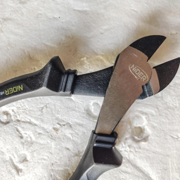 انبر دست انبر سیم چین و انبر دم باریک و انبر سیم چین کله گاوی نیدر مدل AJ-NDR-10