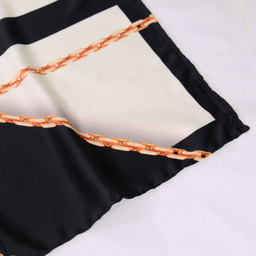 روسری زنانه آنالیا مدل ابریشم دست دوز طرح زنجیری کلاسیک کد ana-2821