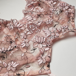 لباس خواب زنانه برتا مدل توری فنردار کد 2600EMP رنگ صورتی چرک