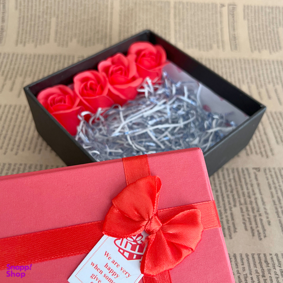 جعبه هدیه گل رز سایز 13 سانتی متر