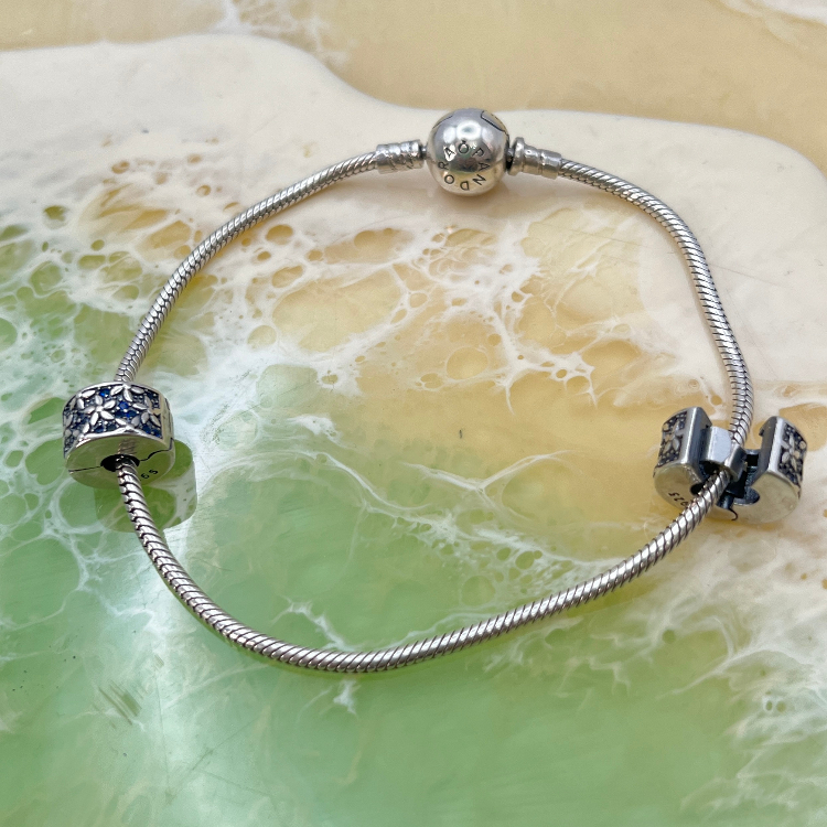 آویز نقره زنانه پاندورا طرح گل کد 65286