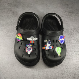 صندل بچگانه زیتون طرح کراکس مدل فضایی رنگ مشکی