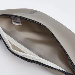 کیف کمری مردانه ال سی وایکیکی مدل Matt-trk دارای دو محفظه