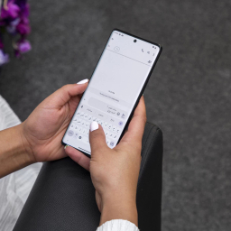 گوشی موبایل داریا مدل Bond 5G دو سیم کارت ظرفیت 256 گیگابایت رم 8 گیگابایت به همراه شارژر