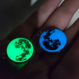 گردنبند زنانه مدل ماه شب تاب رزینی