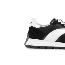 کفش راحتی زنانه آگوست مدل B 120074 رنگ مشکی