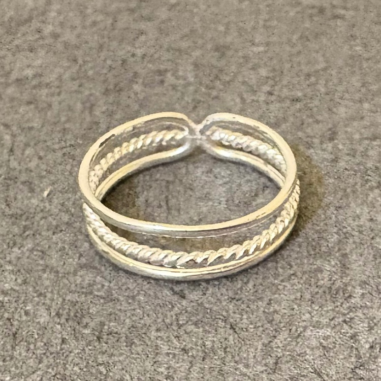 انگشتر نقره زنانه گیرا مدل G0401