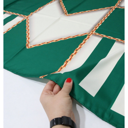 روسری زنانه آنالیا مدل ابریشم دست دوز طرح زنجیری کلاسیک کد ana-2821