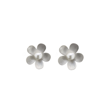 گوشواره زنانه مدل بابونه همراه مروارید مات کد 332