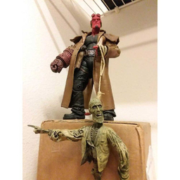 اکشن فیگور مدل پسر جهنمی هل بوی سری Hellboy Zombie Mezco