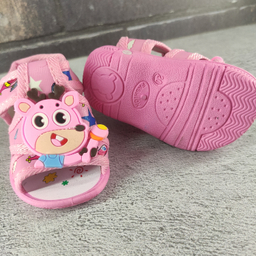 صندل نوزاد مدل سوتی چسبی خواننده کد 12