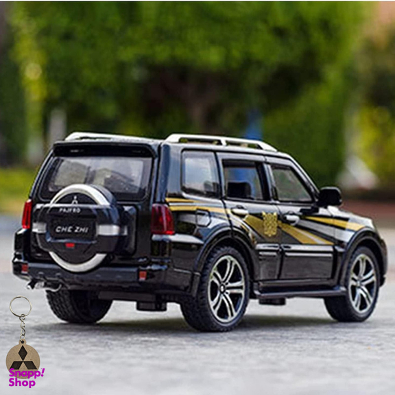 ماکت ماشین ناب سل مدل میتسوبیشی پاجرو فلزی موزیکال mitsubishi pajero به همراه جاسوییچی