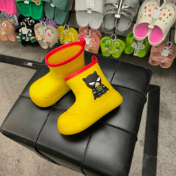 بوت پسرانه مدل بتمنی ویانزا رنگ زرد