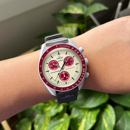 ساعت مچی عقربه ای مدل Pluto