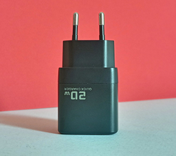 شارژر دیواری 20 وات توکی مدل JT-P20F