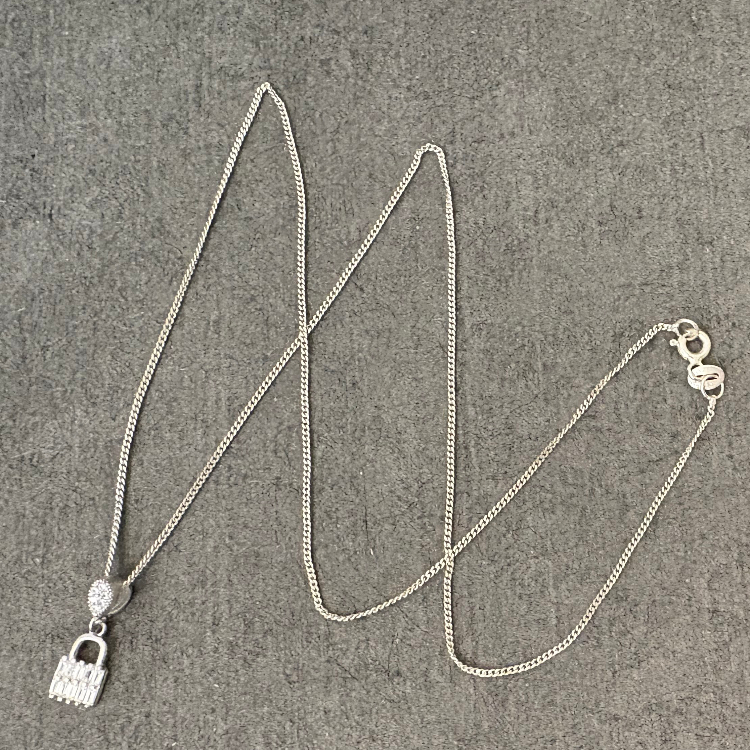 گردنبند نقره زنانه گیرا مدل قفل کد G1051