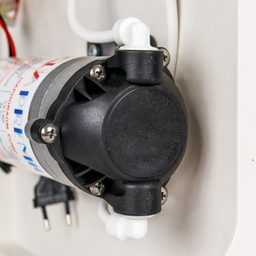 دستگاه تصفیه آب خانگی آکواپرمیوم مدل A6RO6-FG-TM