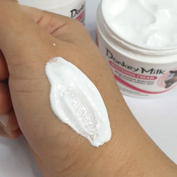 کرم مرطوب کننده ووکالی مدل شیر الاغ حجم 150 میلی لیتر