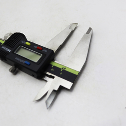 کولیس میتوتویو مدل دیجیتالی کد YP-japan-0-300MM گستره 300-0 میلی متر