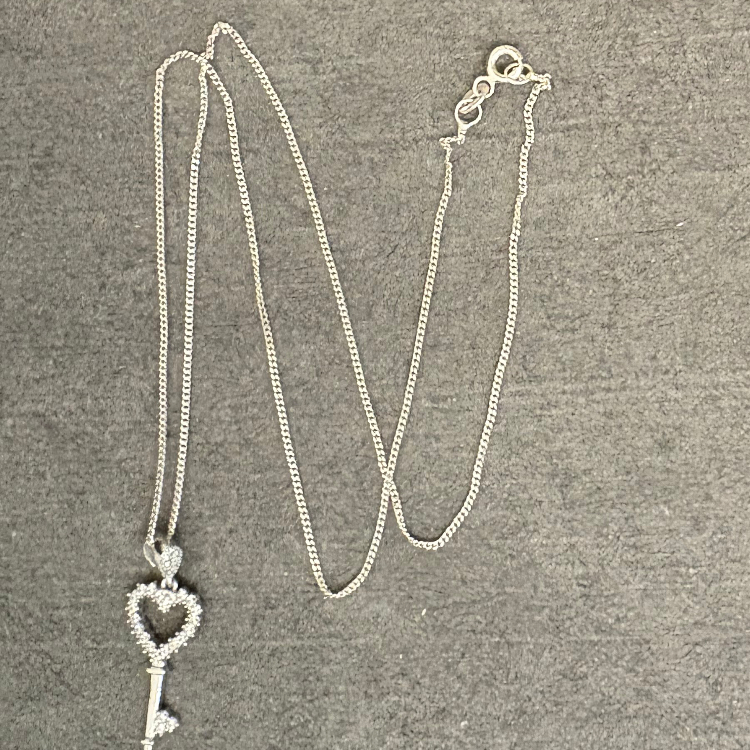 گردنبند نقره زنانه گیرا مدل کلید کد G1039