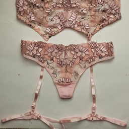 لباس خواب زنانه برتا مدل توری فنردار کد 2600EMP رنگ صورتی چرک