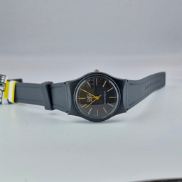 ساعت عقربه ای زنانه طرح کیو اند کیو مدل اسپرت 02