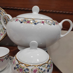 سرویس چینی 102 پارچه کامل غذا خوری چینی زرین ایران سری ایتالیا اف مدل گلستان درجه عالی