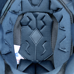 کلاه کاسکت ردلاین مدل 939 رنگ سفید براق به همراه کاور