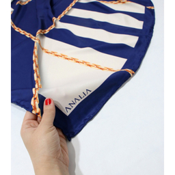 روسری زنانه آنالیا مدل ابریشم دست دوز طرح زنجیری کلاسیک کد ana-2821