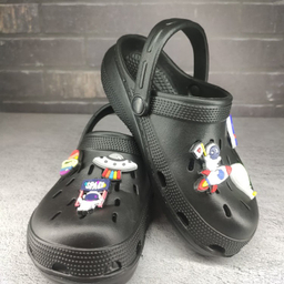 صندل بچگانه زیتون طرح کراکس مدل فضایی رنگ مشکی