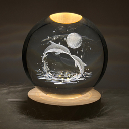 چراغ خواب مدل گوی کریستال سه بعدی طرح دلفین و ماه سایز 10 سانتی متر
