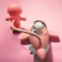 چراغ مطالعه مدل فضانورد کد 012