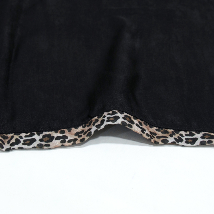 شال زنانه مدل حاشیه پلنگی کد ana9080