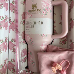 ماگ استنلی مدل Tumbler پاپیون دار به همراه جعبه کادو