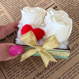 باکس هدیه مدل گل رز و قلب کد ROMA ROSE