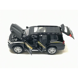ماشین بازی چه ژی مدل تویوتا لندکروز کد 032