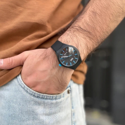 ساعت مچی عقربه‌ ای مردانه کیو اند کیو مدل بند پیو کد Q2