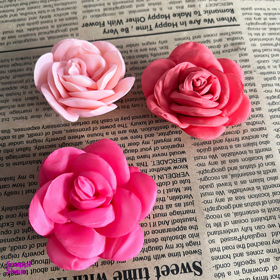 گل سینه دخترانه مدل گل رز هندی کد 7