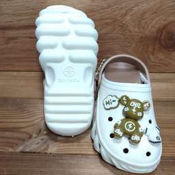 دمپایی و صندل بچگانه زیتون مدل فلای رنگ سفید و قهوه ای