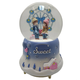 گوی موزیکال مدل پمپی و گردان طرح داستان عاشقانه برفی