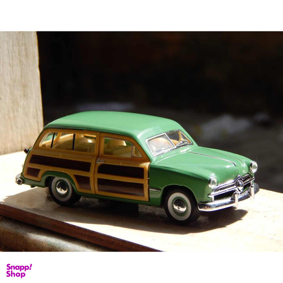 ماشین بازی کینزمارت مدل 1949 ford woody wagon