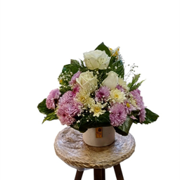باکس گل طبیعی کد 20093 رنگ سفید