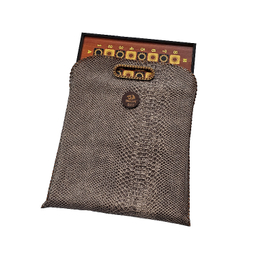 مجموعه 8 بازی دراگون مدل منچ و مارپله و شطرنج چوبی کد 808 به همراه کیف چرمی