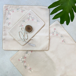 سجاده و جانماز صفاهوم مدل گلریز گلدوزی طرح عروس کد 6