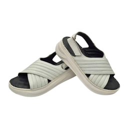 صندل طبی زنانه چرم ریباری مدل R70 رنگ سفید