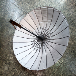 چتر 24 فنره دسته چوبی مدل تانک کد 738