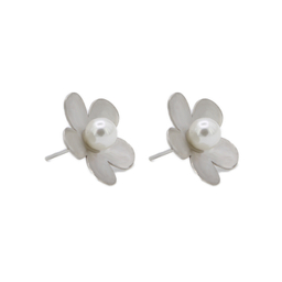 گوشواره زنانه مدل بابونه همراه مروارید مات کد 332