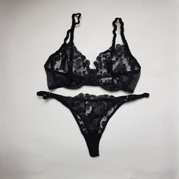 ست شورت و سوتین زنانه برتا مدل توری کد 2020SQ رنگ مشکی