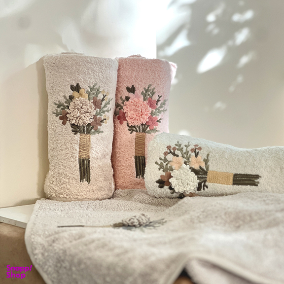 حوله دستی گل برجسته رویال هوم طرح فولیا سایز 50×90 سانتی متر