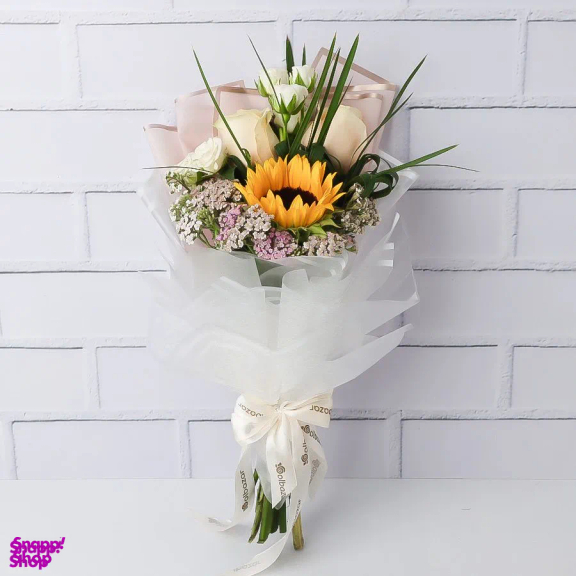 دسته گل طبیعی گل بازار مدل رز و آفتابگردان توکا
